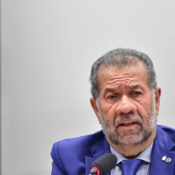 PDT diz ao STF que Carlos Lupi não controla nem interfere em emendas