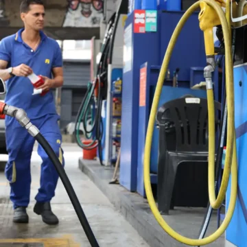 Subsídio de R$ 0,44 por litro da gasolina pode ser Subsídio de R$ 0,44 por litro da gasolina pode ser prorrogado