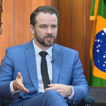 'Cresce a briga diplomática': jornais argentinos destacam fala de Durigan chamando Milei de 'palhaço'