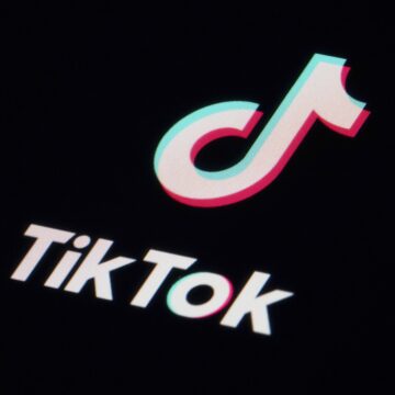 União Europeia acusa TikTok de expor menores a riscos online