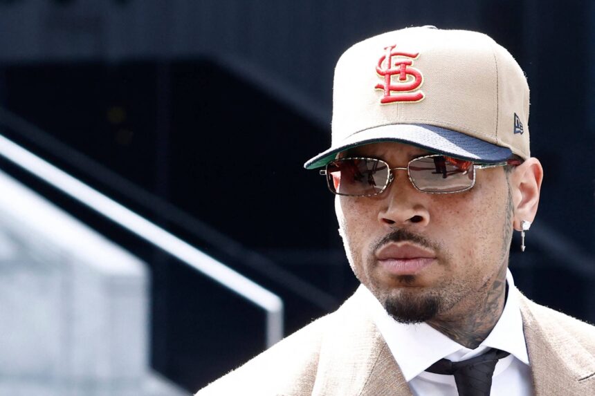 Chris Brown se declara culpado de tumulto em boate e não irá a julgamento – 24/07/2026 – Ilustrada