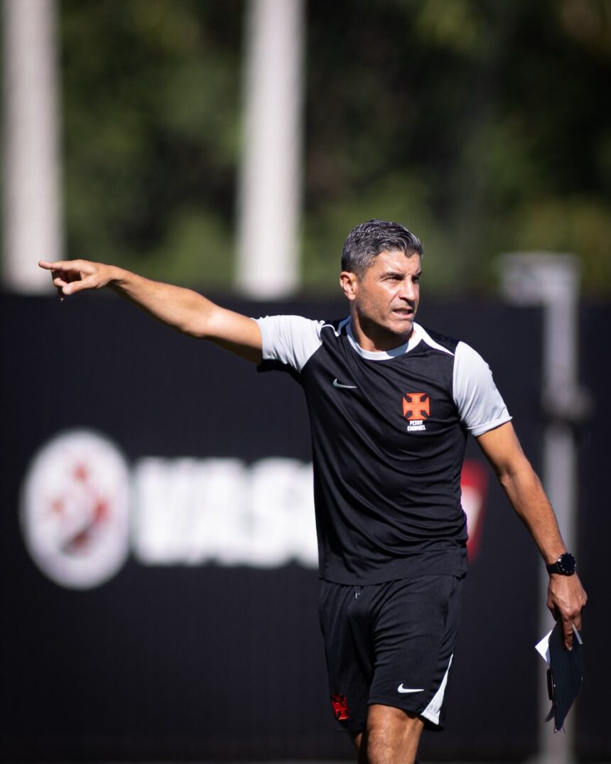 Pedro Emanuel estreia em São Januário neste sábado e encara tabu: Vasco nunca venceu o Mirassol
