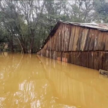 Cheia no RS leva toneladas de sedimentos ao Lago Guaíba Cheia no RS leva toneladas de sedimentos ao Lago Guaíba e alaga cidades na fronteira