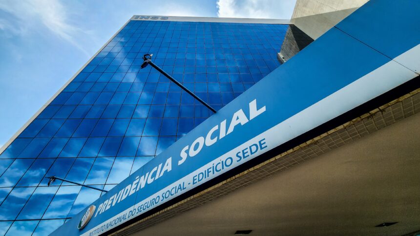 INSS inicia pagamento de benefícios de agosto; veja calendário
