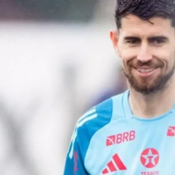 Jorginho, do Flamengo, firma parceria fora do futebol