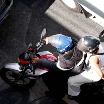 Bombeiros do RJ alertam motociclistas sobre uso dos itens de Bombeiros do RJ alertam motociclistas sobre uso dos itens de segurança