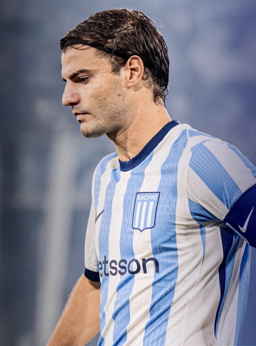 Vasco está próximo de acertar valores da transferência de Santiago Sosa com o Racing; argentinos pedem garantias de pagamento