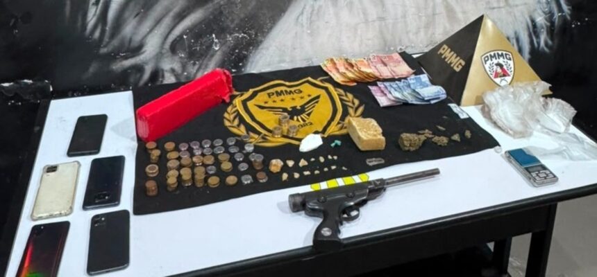 Arma, drogas e dinheiro são apreendidos durante operação em Curvelo; três foram presos