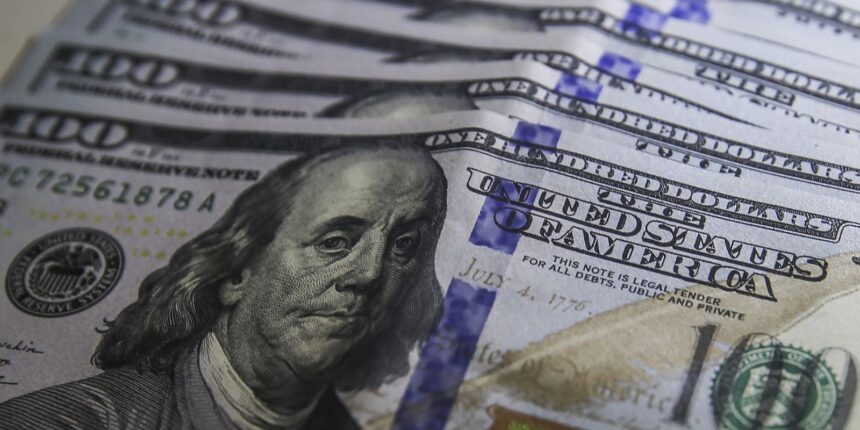 Dólar cai para R$ 5,10, após juros serem mantidos nos Dólar cai para R$ 5,10, após juros serem mantidos nos EUA