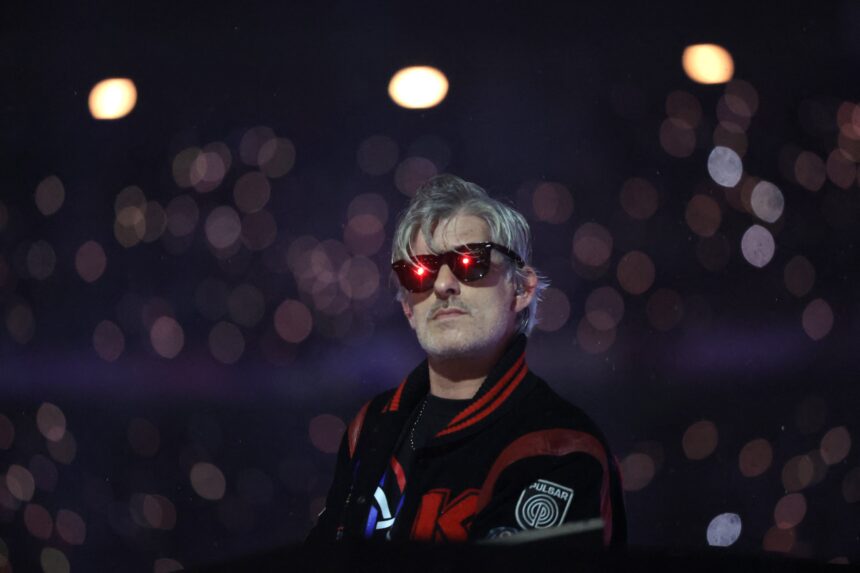 DJ francês Kavinsky, autor de 'Nightcall', morre aos 50 anos DJ francês Kavinsky, autor de 'Nightcall', morre aos 50 anos