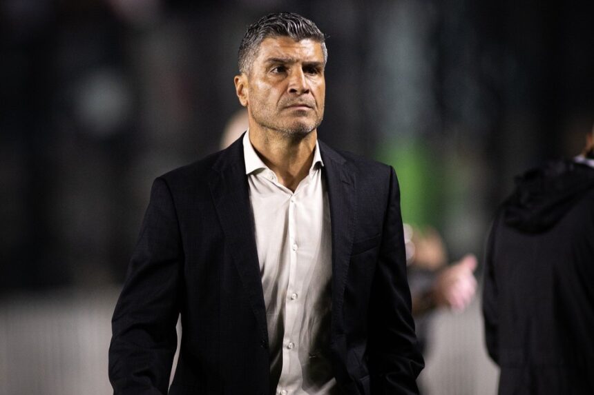 Confira outros tópicos da entrevista coletiva de Pedro Emanuel após Confira outros tópicos da entrevista coletiva de Pedro Emanuel após Vasco 1 x 0 Independiente Medellín