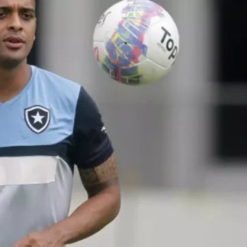 Ex-jogador do Botafogo morre em acidente durante ventania no RJ