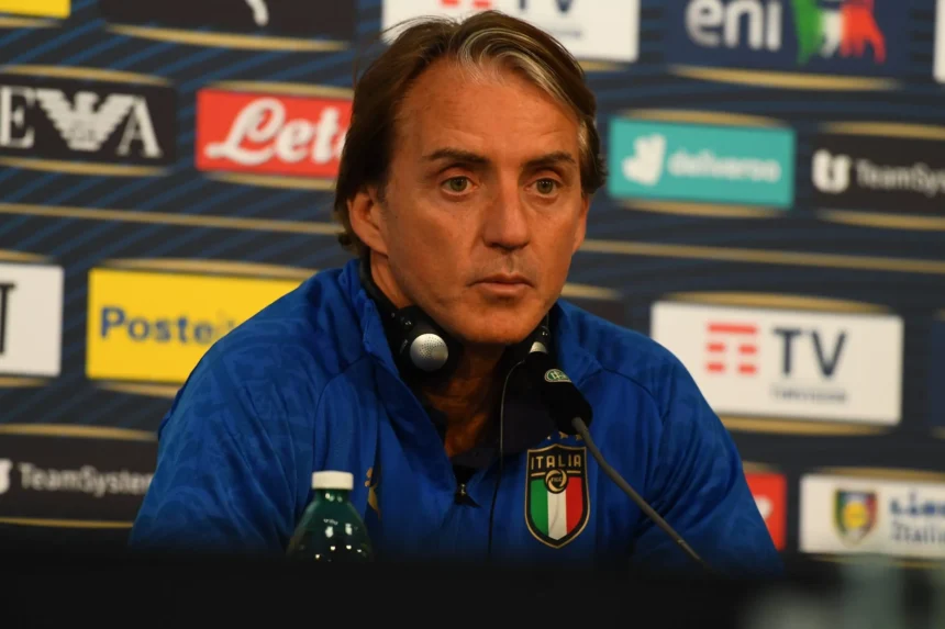 ‘Cometi um erro’: Mancini se arrepende de saída e inicia nova era na seleção da Itália