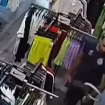 Ex-tenista uruguaio tem surto, quebra raquetes em loja nos Estados Unidos e é detido; vídeo
