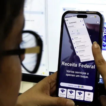 Receita paga nesta sexta-feira terceiro lote de restituição do IR Receita paga nesta sexta-feira terceiro lote de restituição do IR 2026