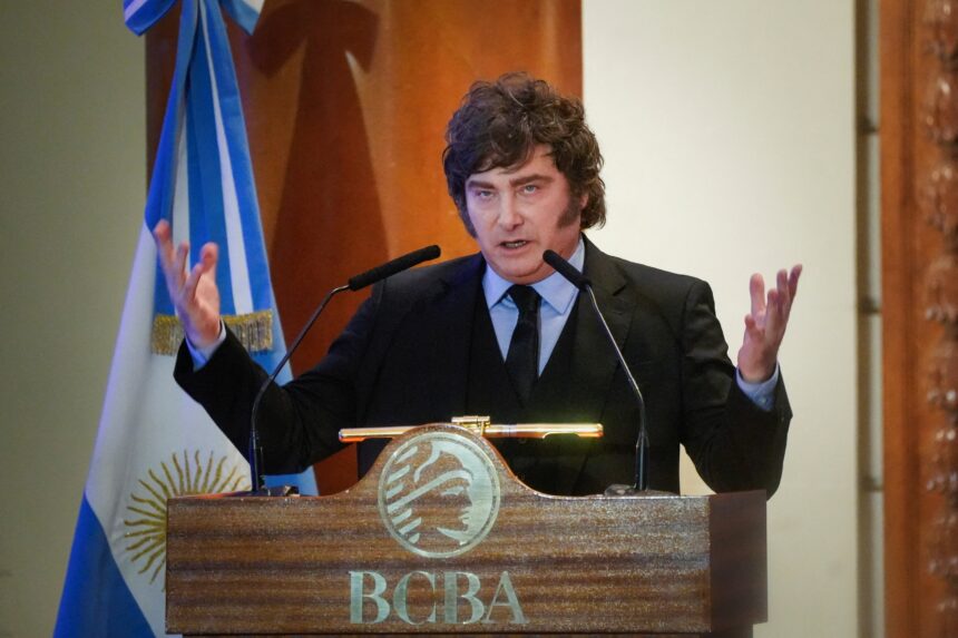 Milei promove reforma do Banco Central e 'shutdown' em caso de déficit na Argentina