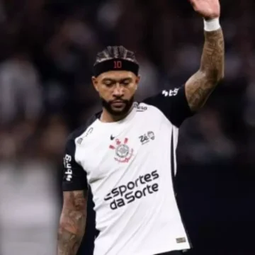 Depay entra em último dia de contrato, mas Corinthians se vê respaldado