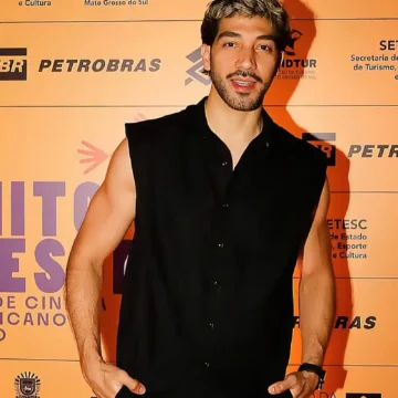 Crimes da ditadura paraguaia seguem sem respostas, diz ator no Crimes da ditadura paraguaia seguem sem respostas, diz ator no CineSur