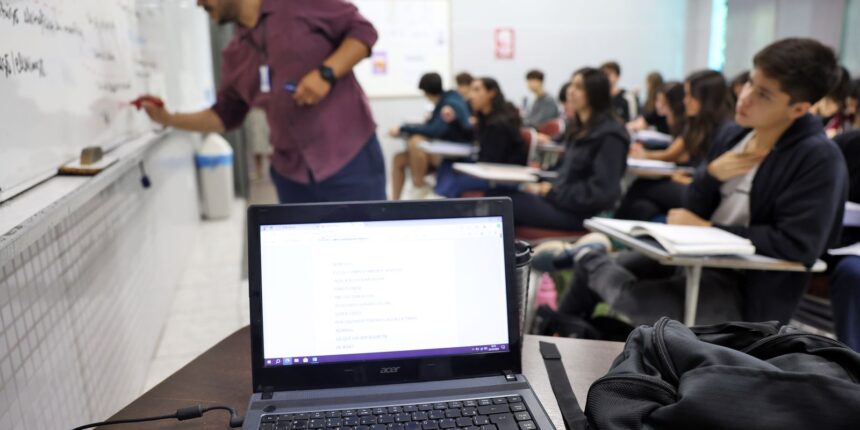 Fies: pré-selecionados têm até terça para complementar informações Fies: pré-selecionados têm até terça para complementar informações