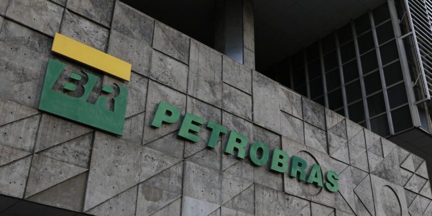Inscrições para a Seleção Petrobras Cultural terminam nesta sexta Petrobras tem lucro líquido de R$ 52,4 bi no segundo trimestre