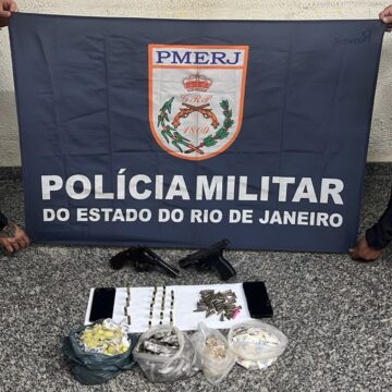 Homem é preso e três adolescentes são apreendidos com armas e drogas em Três Rios