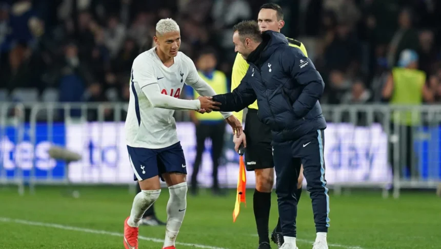 ‘Não é fácil encontrar outro como ele’: Técnico do Tottenham revela planos para Richarlison