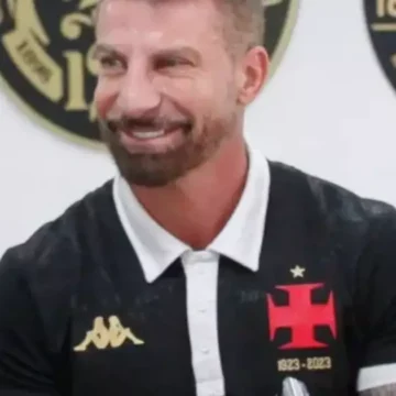 Vasco dá chapéu em Atlético-MG e Flamengo