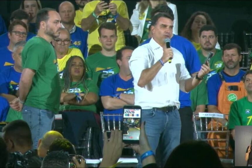 PL usa imagens de Jair Bolsonaro com narração em evento PL usa imagens de Jair Bolsonaro com narração em evento – 01/08/2026 – Política