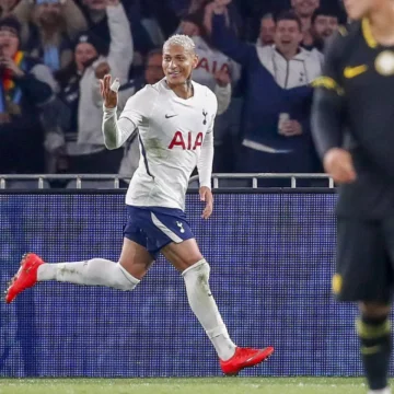 Apesar de destaque de Estêvão e João Pedro, Richarlison é quem faz diferença em Chelsea x Tottenham