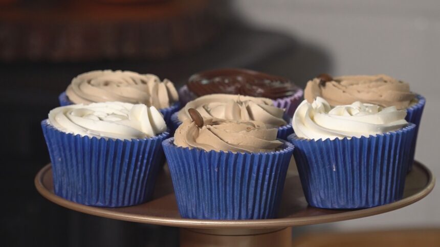 Cupcake: aprenda a preparar sobremesa com cobertura cremosa de leite Cupcake: aprenda a preparar sobremesa com cobertura cremosa de leite com café