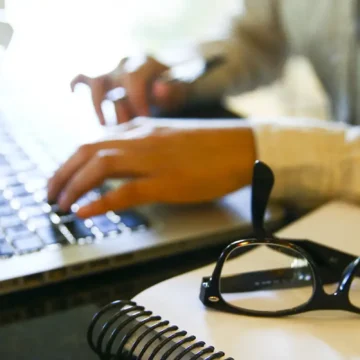 Mulheres são maioria no setor de seguros, mas minoria na liderança