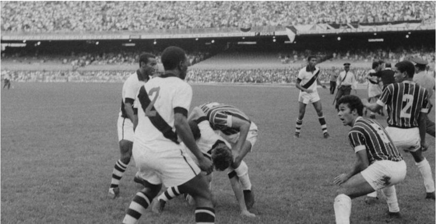 Em 1967, jogo entre Vasco e Fluminense terminou com 17 Em 1967, jogo entre Vasco e Fluminense terminou com 17 expulsões e vitória dos tricolores