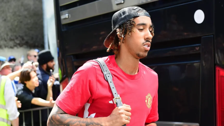 ‘As pessoas se esquecem que só tenho 20 anos’: Joia do Manchester United faz desabafo