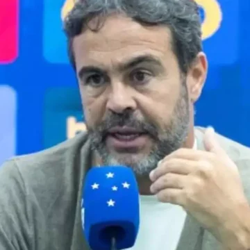 Artur Jorge faz dura reclamação no Cruzeiro após empate com a Chapecoense