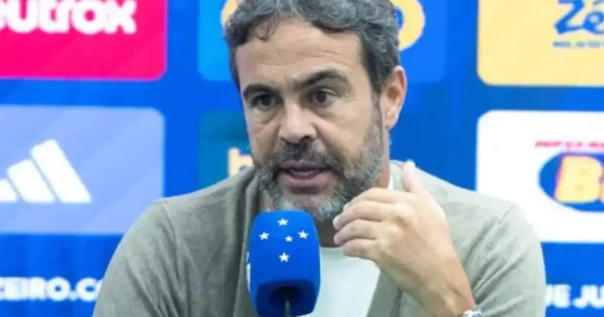 Artur Jorge faz dura reclamação no Cruzeiro após empate com a Chapecoense