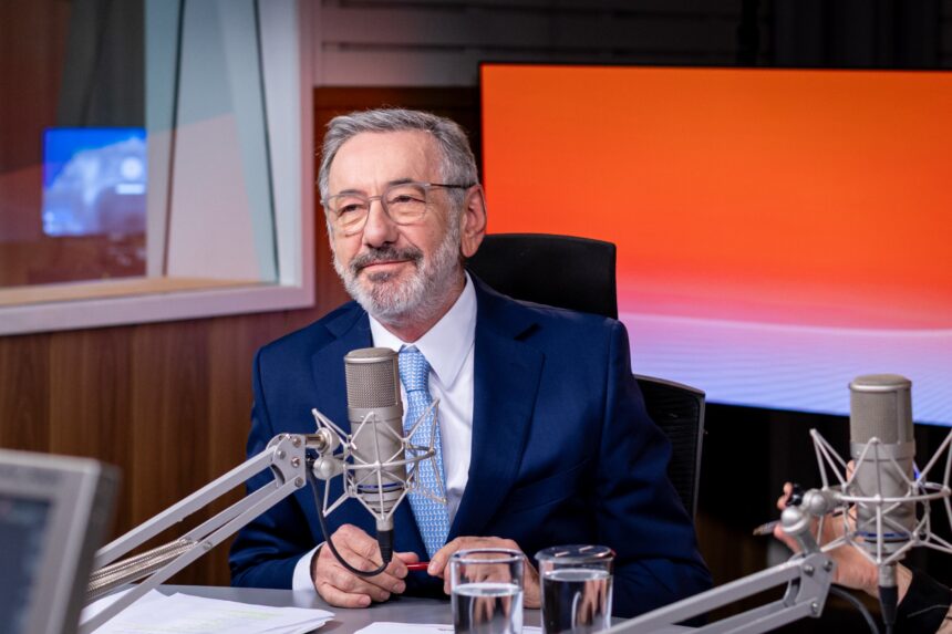 Ministro vai à Índia em busca de ampliar comércio em defesa, tecnologia e indústria; Brasil quer diminuir efeito do tarifaço dos EUA