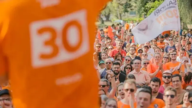 Novo protocola representação contra PT após Lula pedir votos em Novo protocola representação contra PT após Lula pedir votos em convenção
