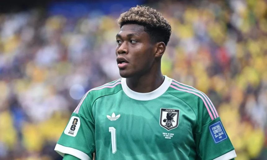 PSG e Juventus entram em disputa para contratar Suzuki, goleiro PSG e Juventus entram em disputa para contratar Suzuki, goleiro da seleção japonesa