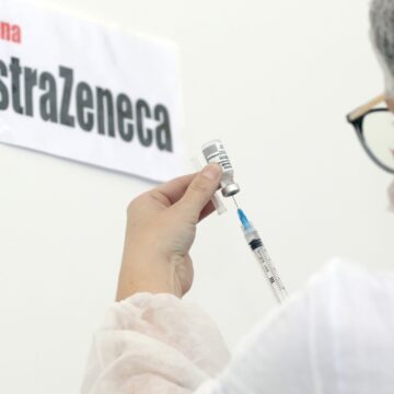 Gigantes da indústria farmacêutica, AstraZeneca e BMS avaliam fusão de Gigantes da indústria farmacêutica, AstraZeneca e BMS avaliam fusão de R$ 2 trilhões