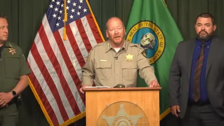 Homem é preso por suspeita de provocar incêndio Old Trails, em Washington