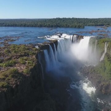 'Não houve explicação sobre o que fazer se o barco 'Não houve explicação sobre o que fazer se o barco virasse': familiares apontam falhas após acidente nas Cataratas