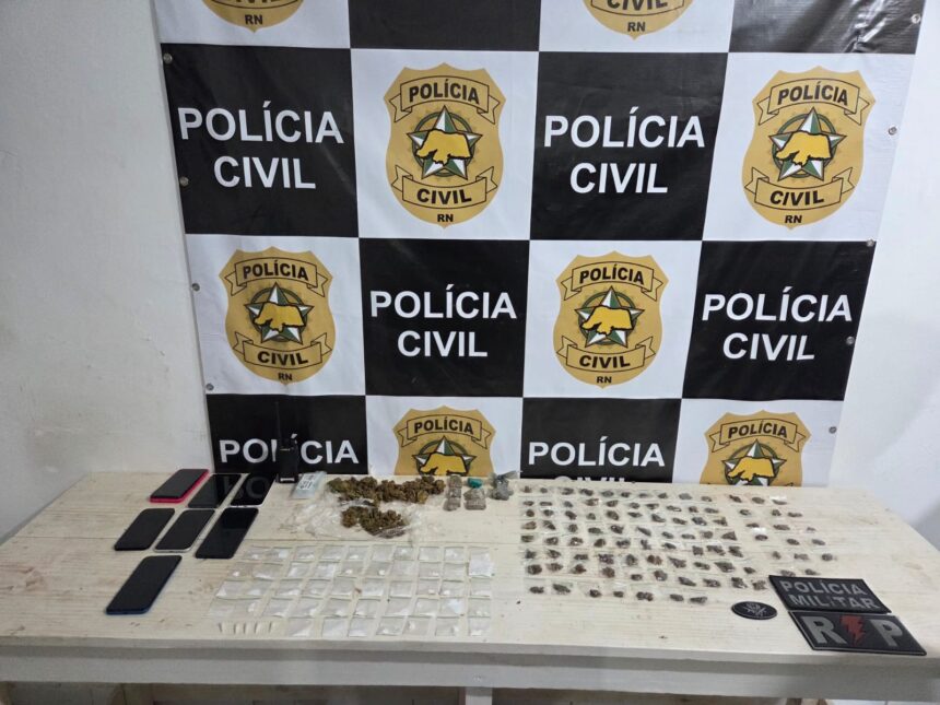 Operação prende dois homens e apreende quatro adolescentes suspeitos de Operação prende dois homens e apreende quatro adolescentes suspeitos de tráfico de drogas em Pipa