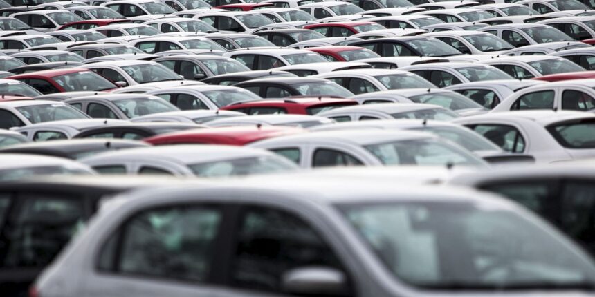 Emplacamentos de veículos cresceram 10% em julho Emplacamentos de veículos cresceram 10% em julho