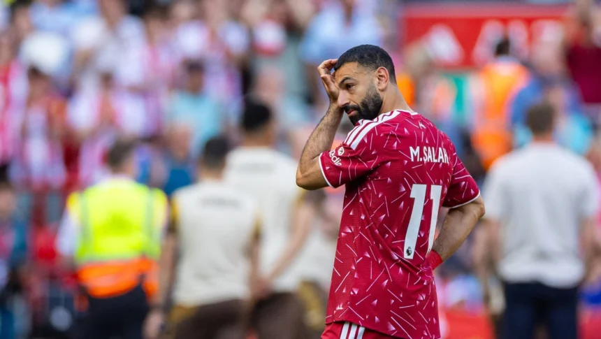 Após revezes por substituto de Salah, Liverpool encontra outra solução no PSG