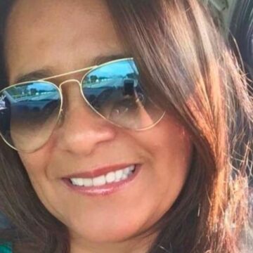 Polícia encontrou buscas sobre como desmontar e limpar veículo no celular de patroa acusada de matar cozinheira