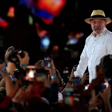 Lula erra sobre drones e FAB em convenção do PT Lula erra sobre drones e FAB em convenção do PT – 05/08/2026 – Política
