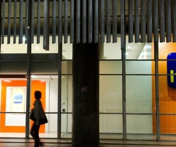 Itaú sobe na Bolsa com reação positiva de analistas e do mercado