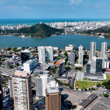 Vitória desbanca Balneário Camboriú e volta ao topo das cidades Vitória desbanca Balneário Camboriú e volta ao topo das cidades com m² mais caro do país