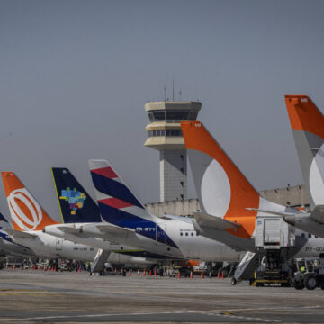 Azul, Gol e Latam gastaram R$ 5,2 bi por conta Azul, Gol e Latam gastaram R$ 5,2 bi por conta da guerra – 05/08/2026 – Mônica Bergamo