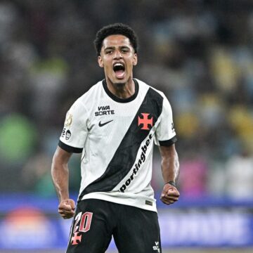 Brenner: ‘Feliz pelos dois gols, feliz pela classificação. Sei que estou devendo para a torcida do Vasco, mas trabalho em silêncio’